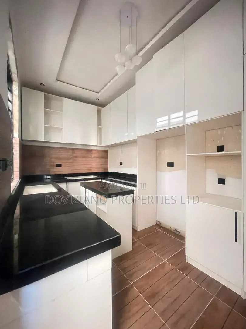 4bdrm Duplex in Off Lekki-Epe Expressway for sale in Off Lekki-Epe Expressway