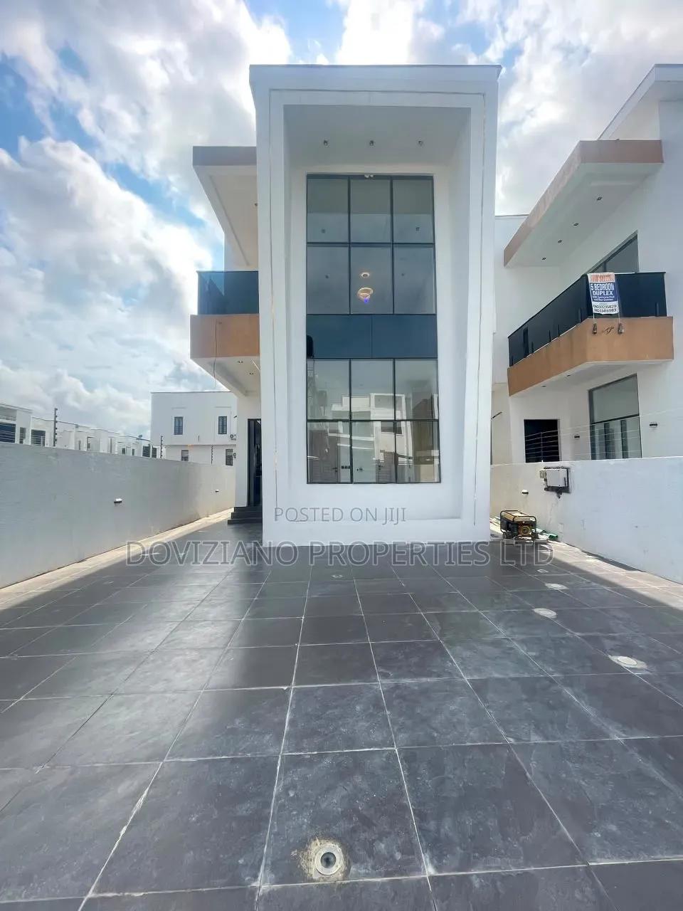 5bdrm Duplex in Off Lekki-Epe Expressway for sale in Off Lekki-Epe Expressway
