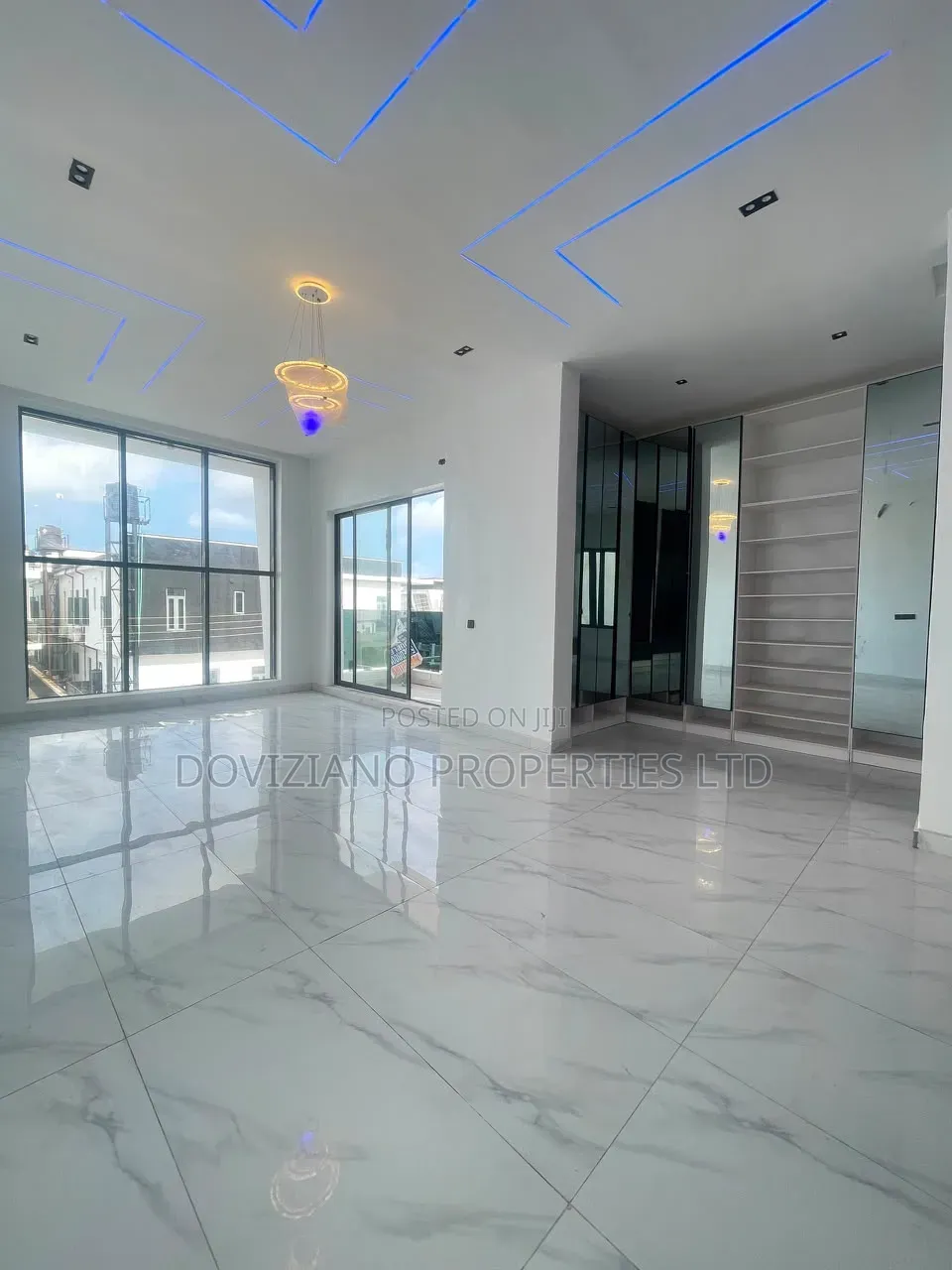 5bdrm Duplex in Off Lekki-Epe Expressway for sale in Off Lekki-Epe Expressway