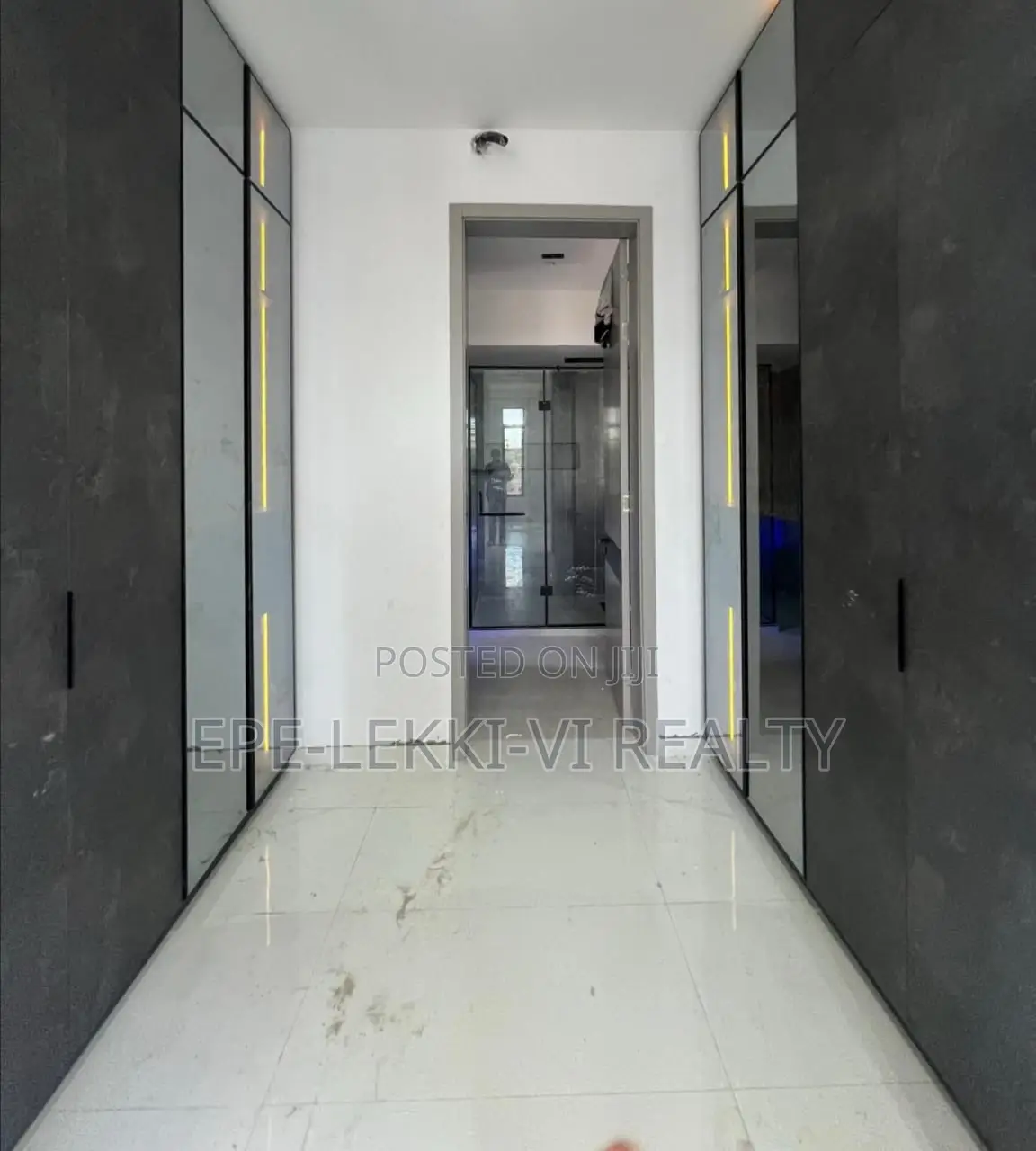 5bdrm Duplex in Lekki Phase 1 for sale in Lekki Phase 1