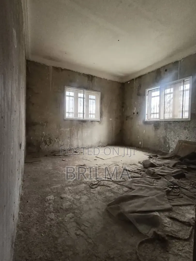 4bdrm Duplex in Sabon Lugbe for sale in Sabon Lugbe