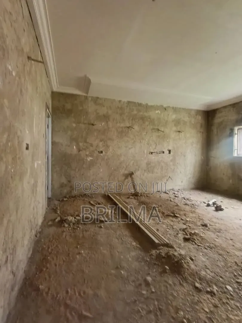 4bdrm Duplex in Sabon Lugbe for sale in Sabon Lugbe