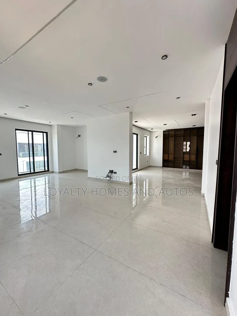 6bdrm Duplex in Lekki Phase 1 for sale in Lekki Phase 1