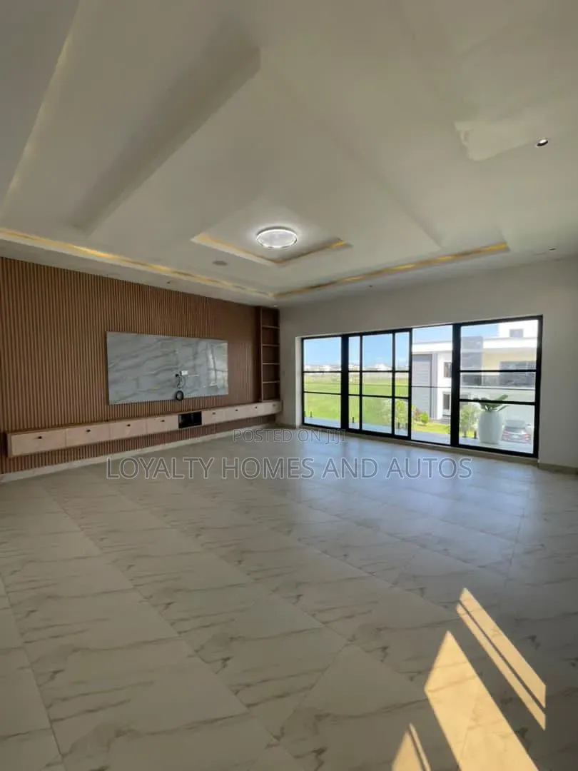 6bdrm House in VGC / Ajah for sale in VGC / Ajah