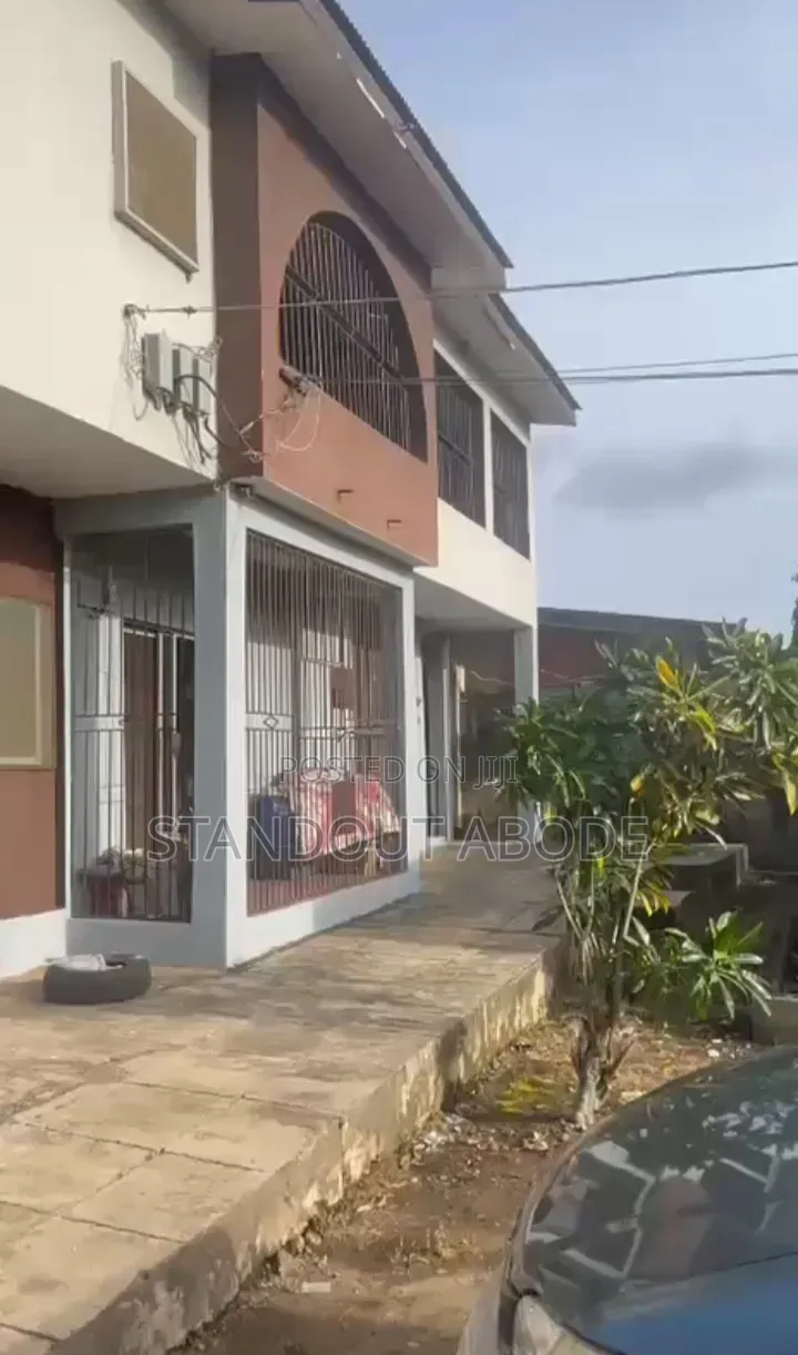 3bdrm Block of Flats in Good Location, Iyana Ipaja for sale in Iyana Ipaja