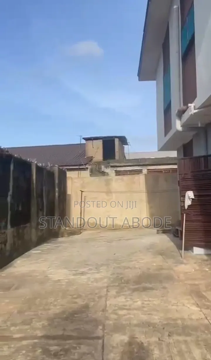3bdrm Block of Flats in Good Location, Iyana Ipaja for sale in Iyana Ipaja