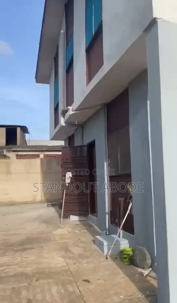 3bdrm Block of Flats in Good Location, Iyana Ipaja for sale in Iyana Ipaja