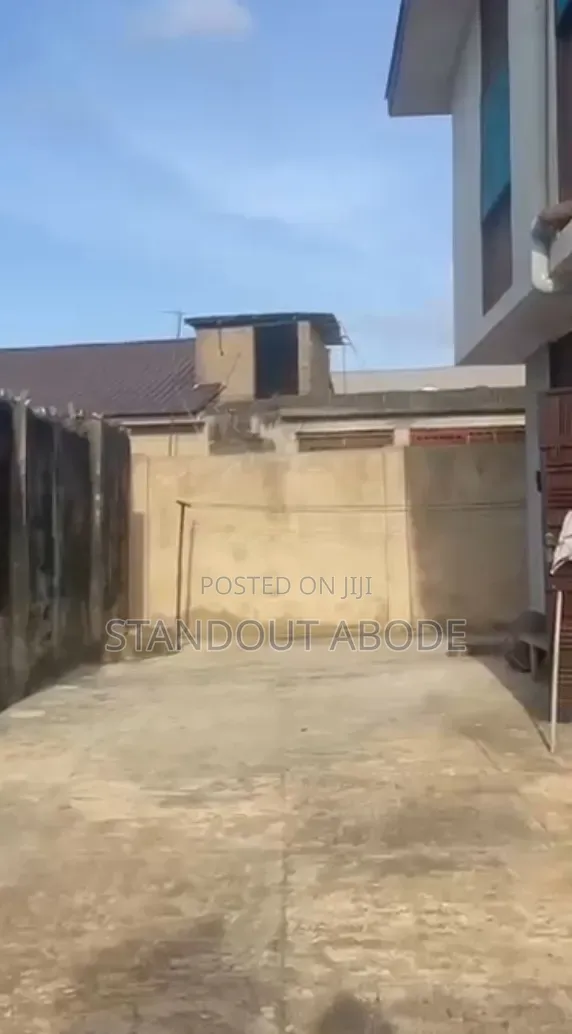3bdrm Block of Flats in Good Location, Iyana Ipaja for sale in Iyana Ipaja