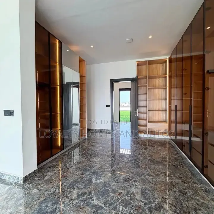 5bdrm House in VGC / Ajah for sale in VGC / Ajah