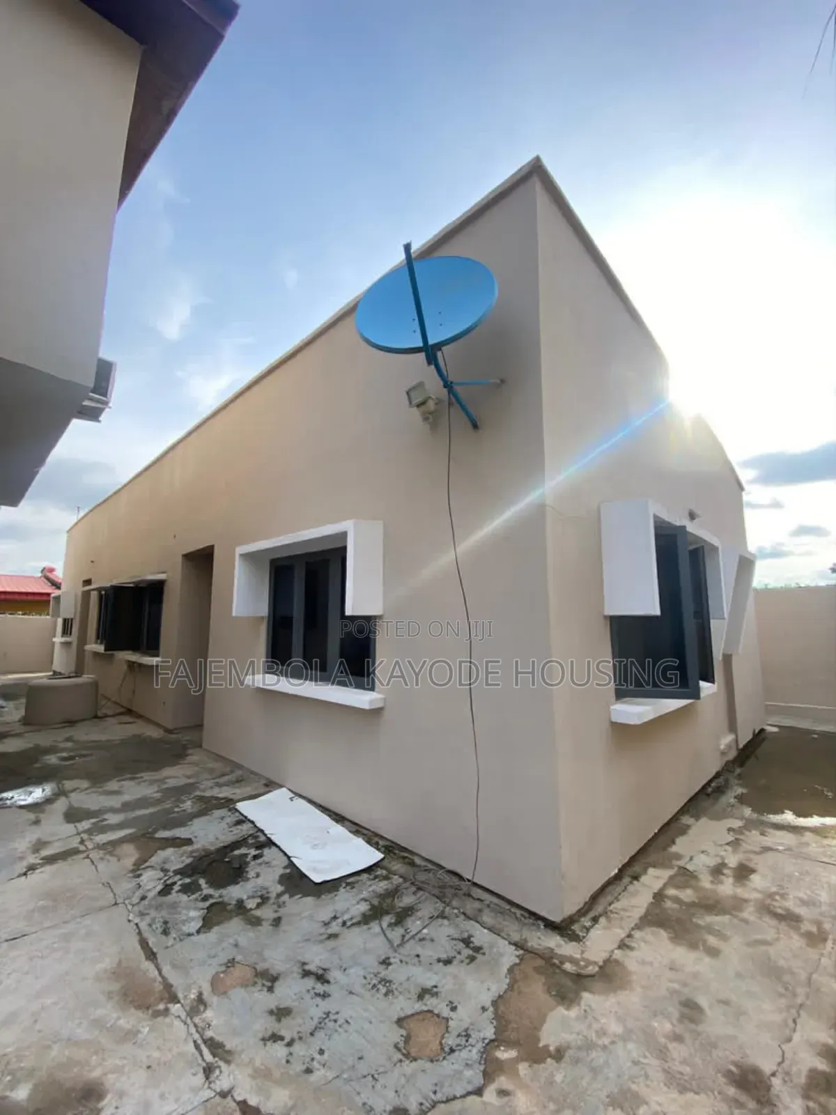 Furnished 4bdrm Block of Flats in Alafia Estate, Agbowo for sale in Agbowo