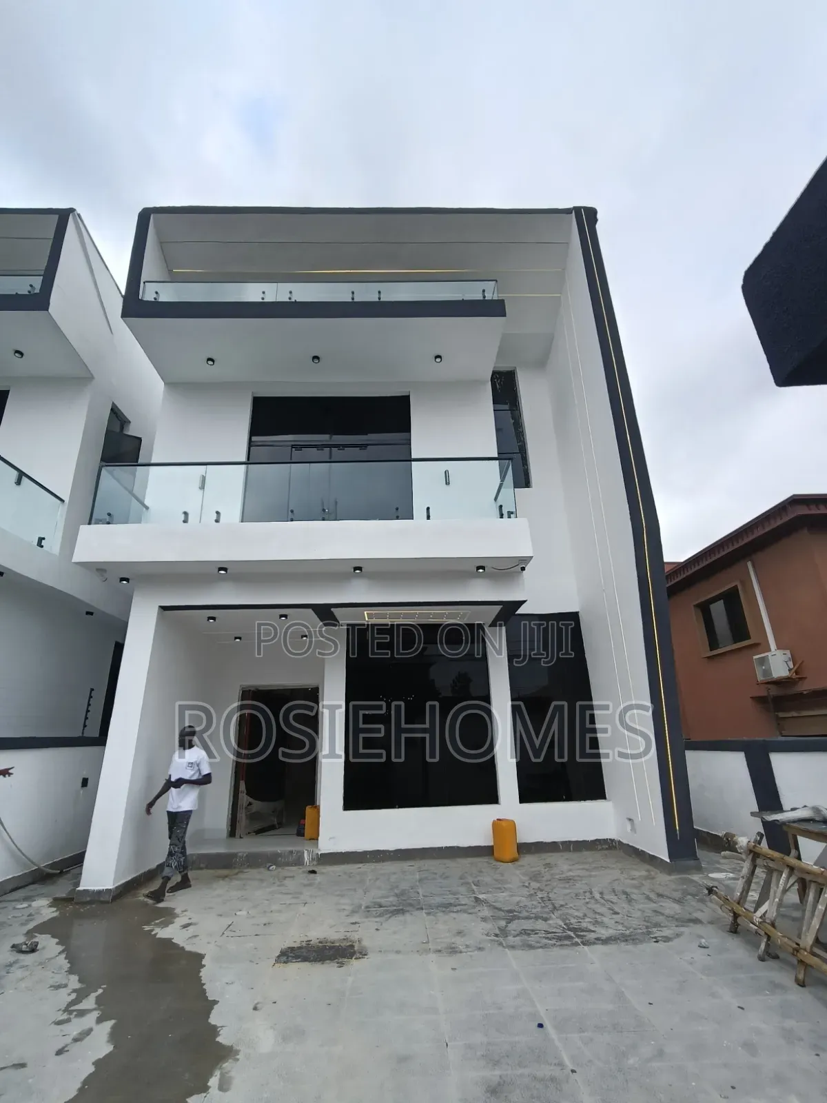 5bdrm Duplex in Ikota Gra for sale in Ikota