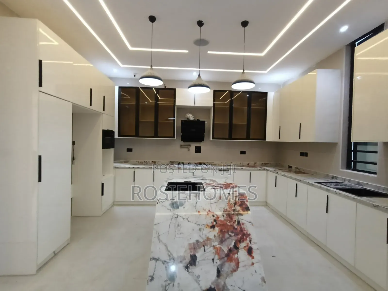 5bdrm Duplex in Ikota Gra for sale in Ikota
