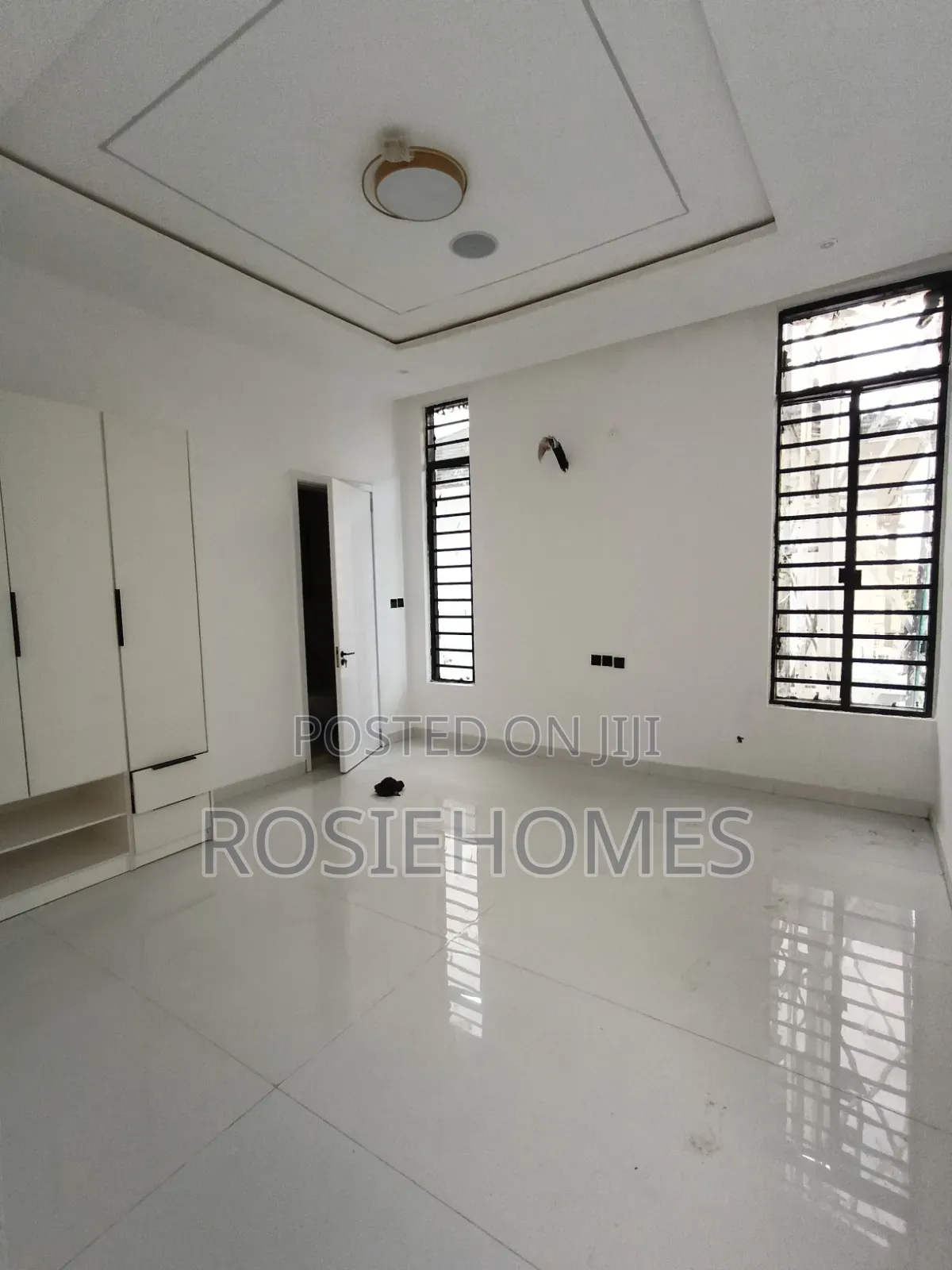 5bdrm Duplex in Ikota Gra for sale in Ikota