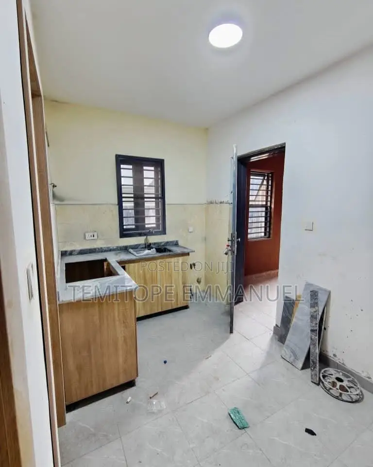 Furnished 2bdrm Apartment in Yaba for sale in Yaba