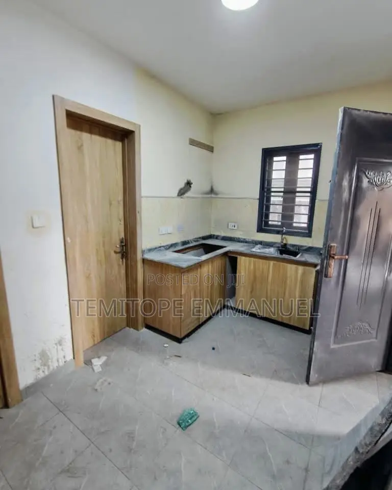 Furnished 2bdrm Apartment in Yaba for sale in Yaba