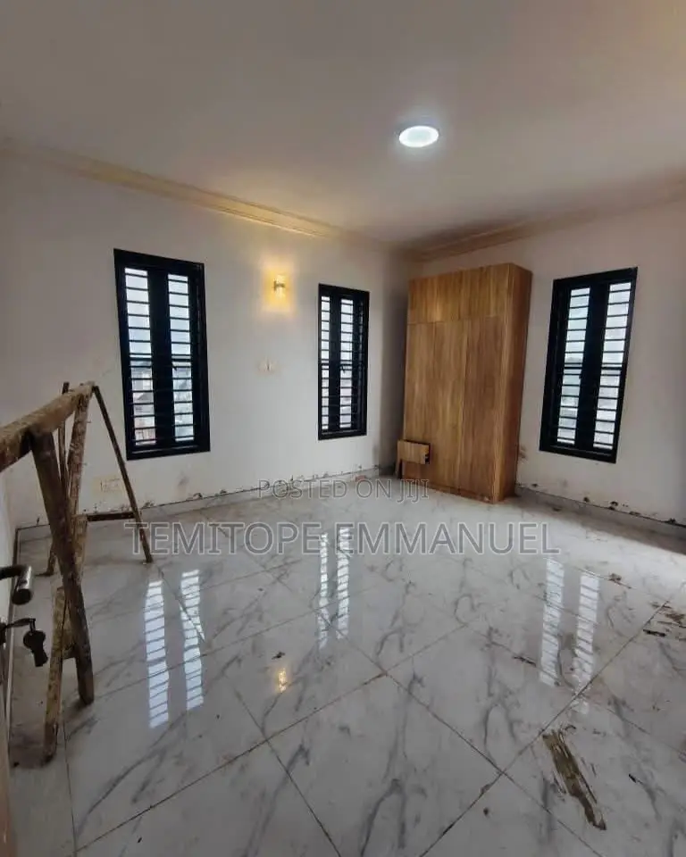 Furnished 2bdrm Apartment in Yaba for sale in Yaba