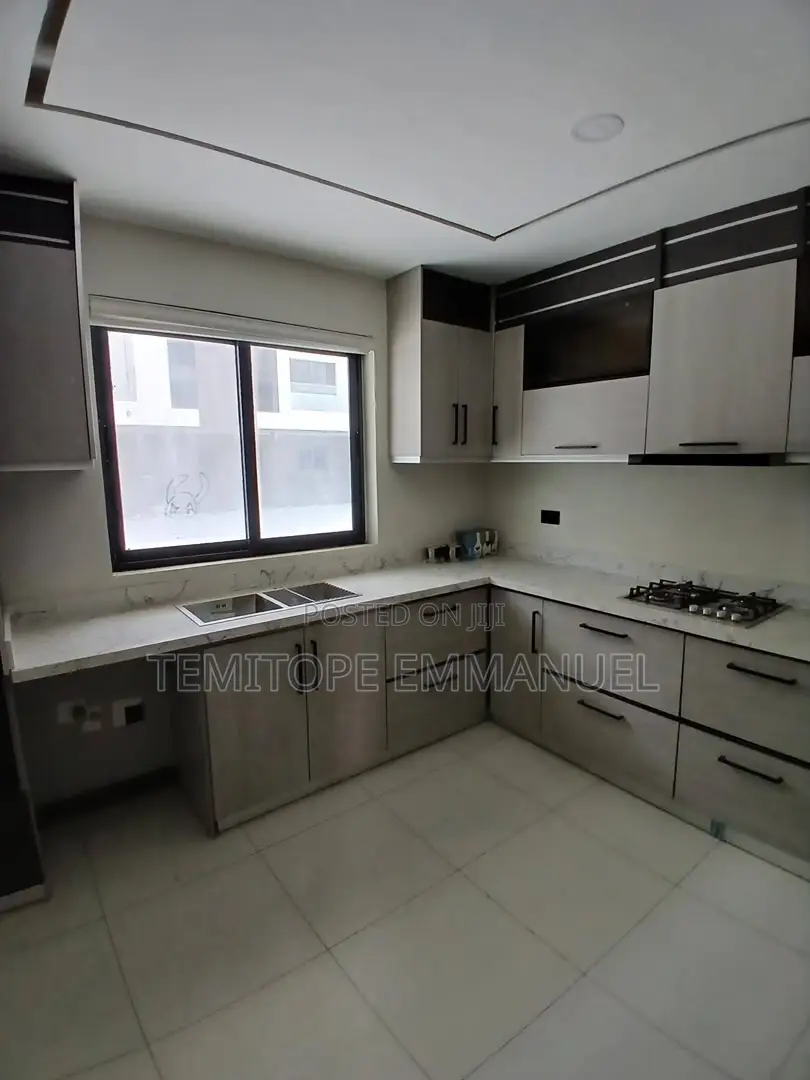 Furnished 4bdrm Duplex in Lekki for sale in Lekki