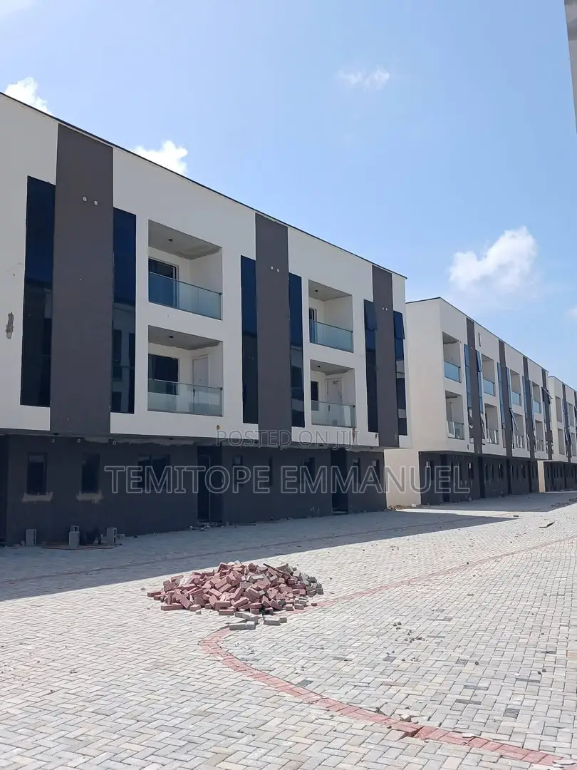 Furnished 4bdrm Duplex in Lekki for sale in Lekki