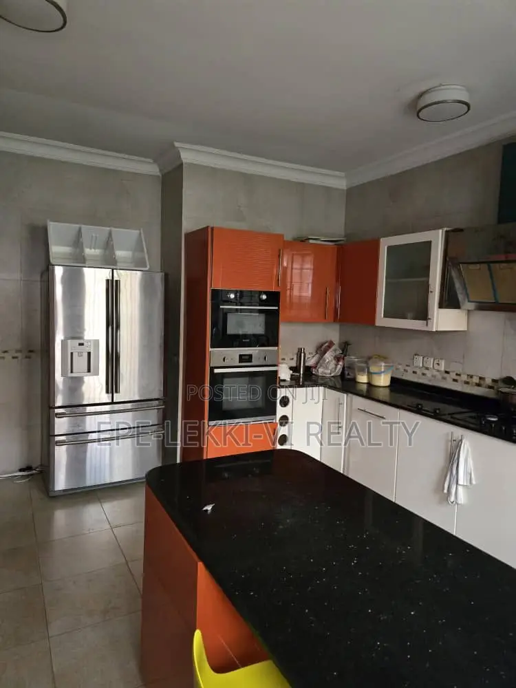 6bdrm Duplex in Lekki for rent in Lekki