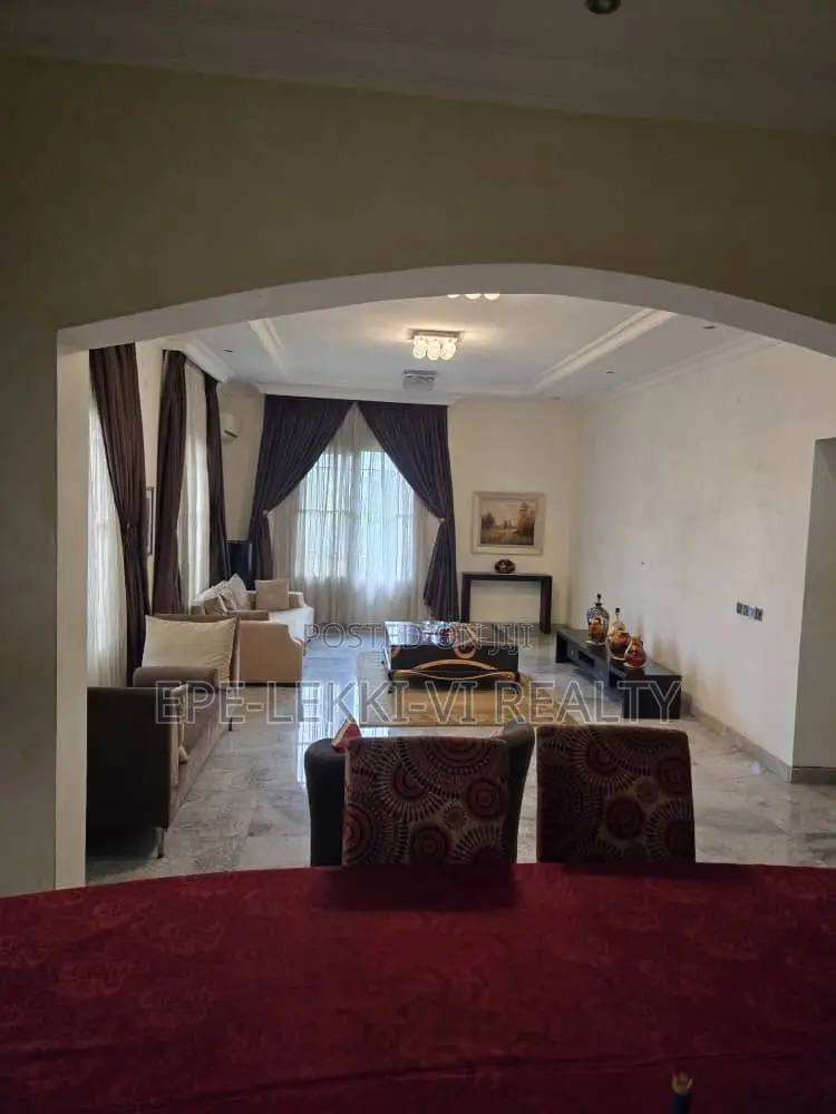6bdrm Duplex in Lekki for rent in Lekki
