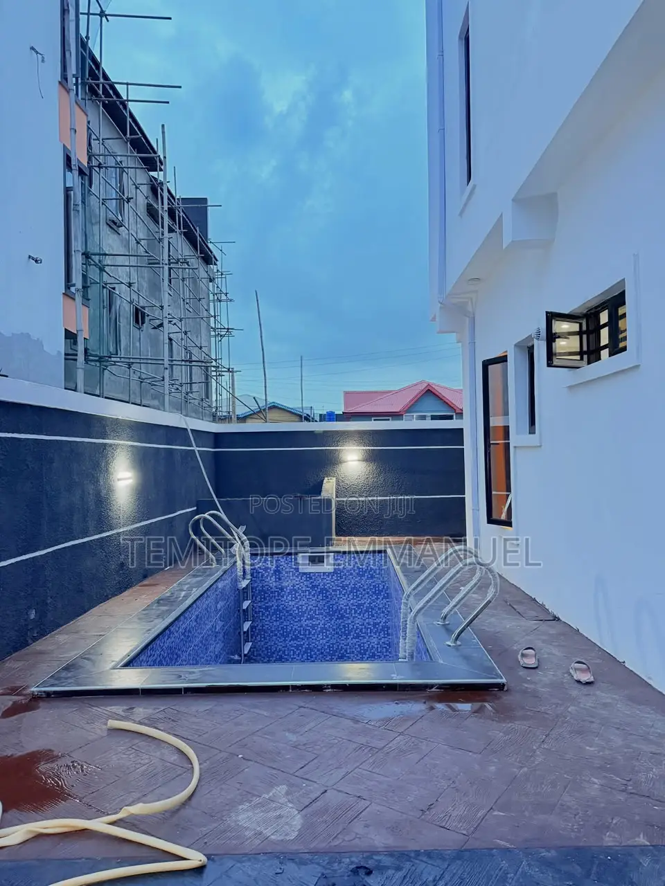 Furnished 5bdrm Duplex in GRA Phase 1 for sale in GRA Phase 1