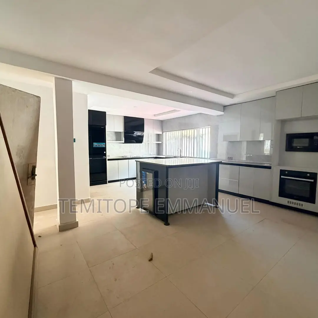 Furnished 5bdrm Duplex in Maryland for sale in Maryland