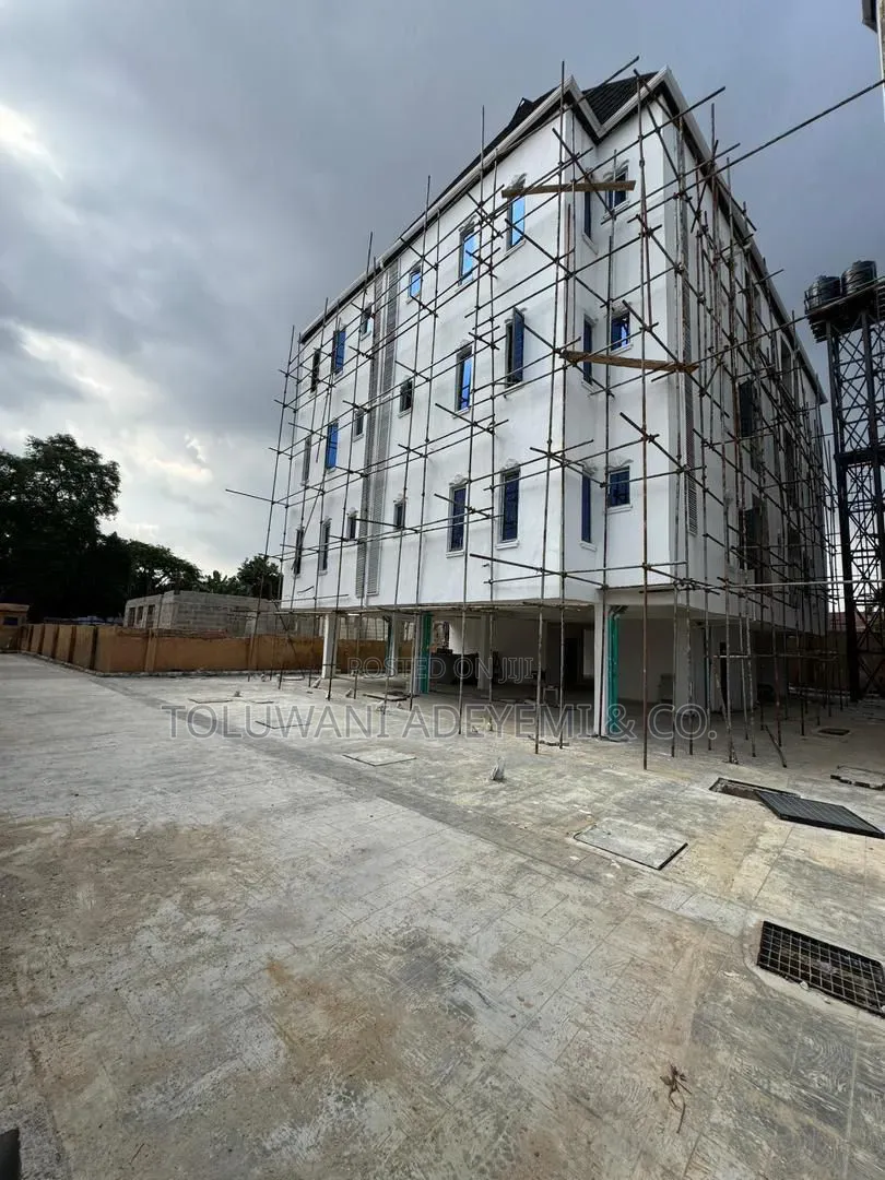 Newly Built 3 Bedroom Flat in Yaba Lagos in Alagomeji
