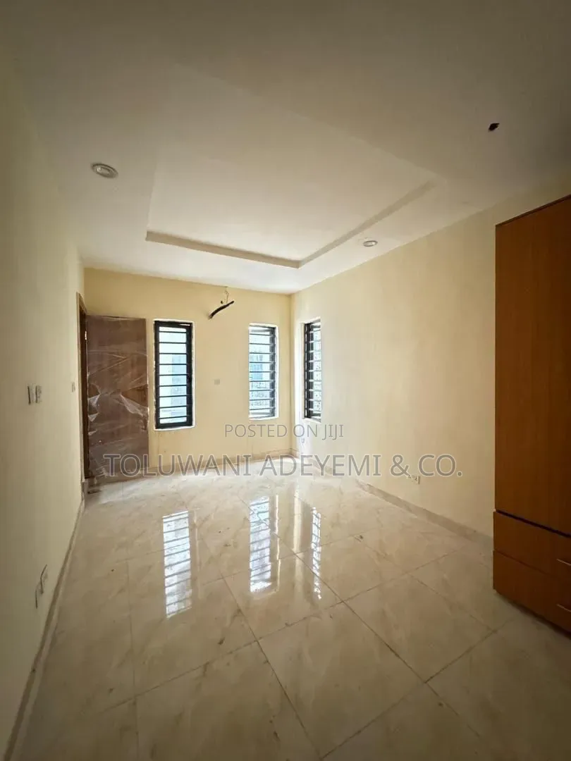 Newly Built 3 Bedroom Flat in Yaba Lagos in Alagomeji