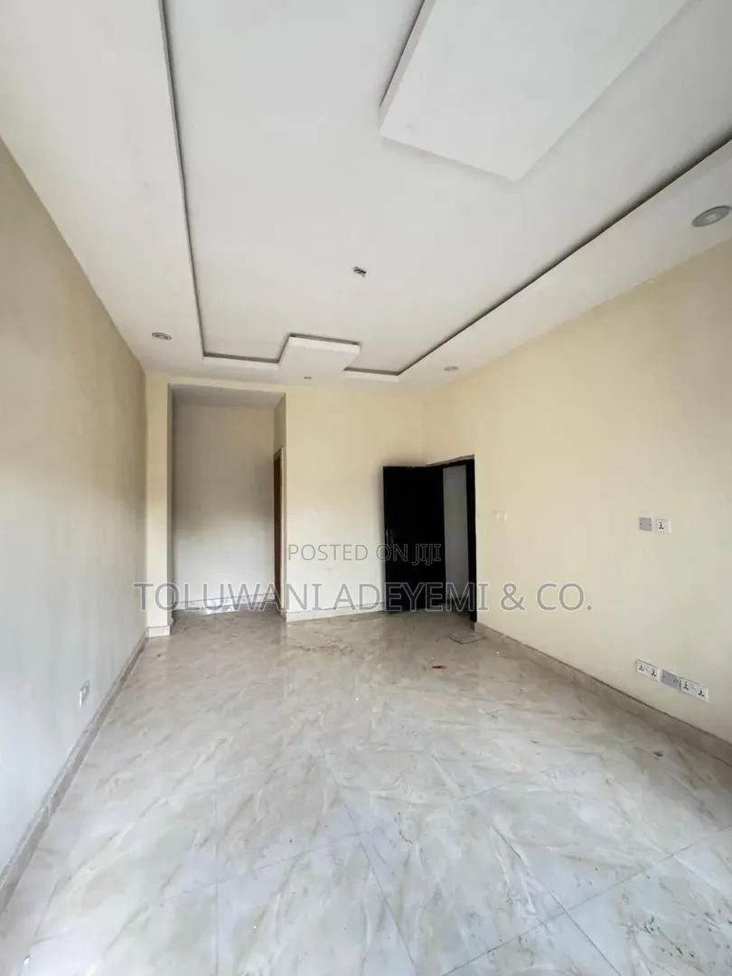 Newly Built 3 Bedroom Flat in Yaba Lagos in Alagomeji