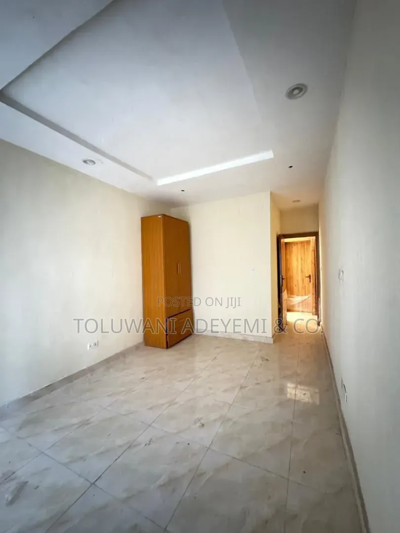 Newly Built 3 Bedroom Flat in Yaba Lagos in Alagomeji