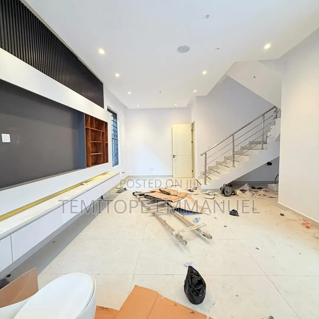 Furnished 4bdrm Duplex in Adeniyi Jones for sale in Adeniyi Jones