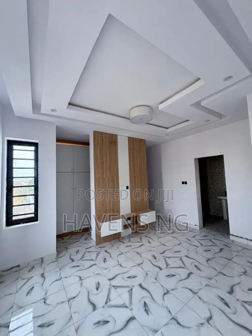 4bdrm Duplex in Akobo for sale in Akobo