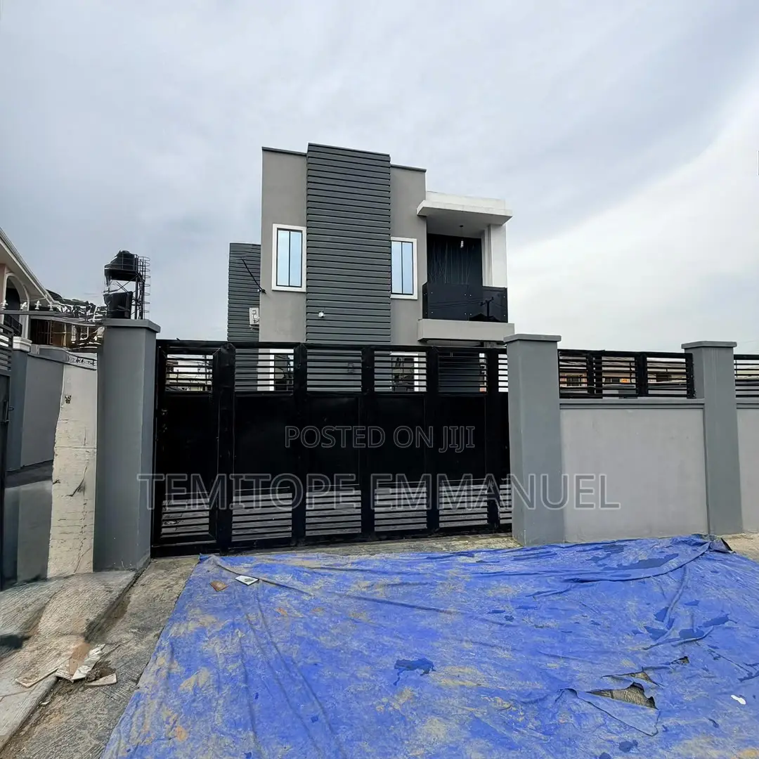 Furnished 4bdrm Duplex in GRA Phase 1 for sale in GRA Phase 1