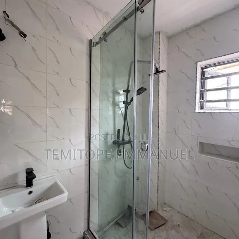 Furnished 2bdrm Apartment in Surulere for sale in Surulere