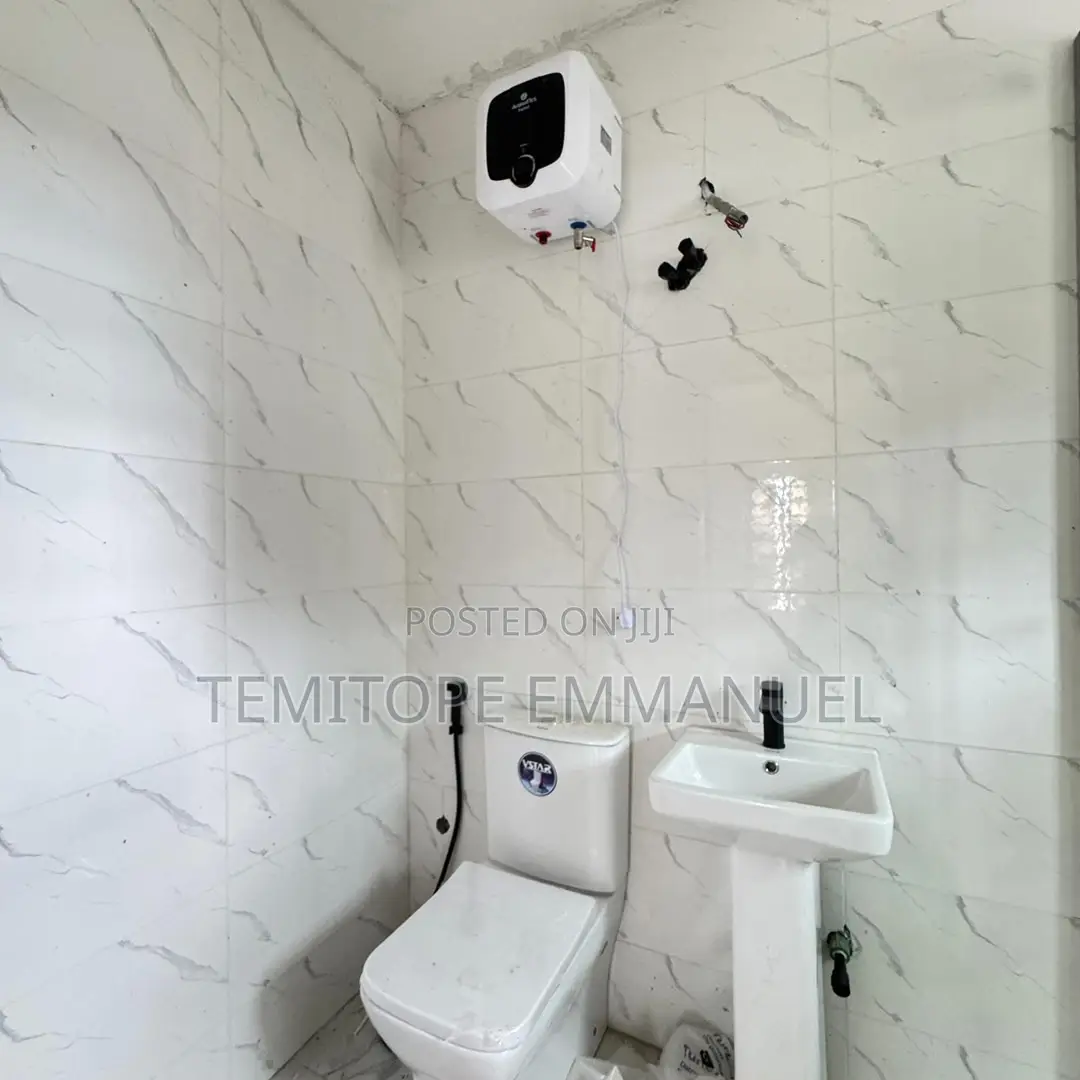 Furnished 2bdrm Apartment in Surulere for sale in Surulere