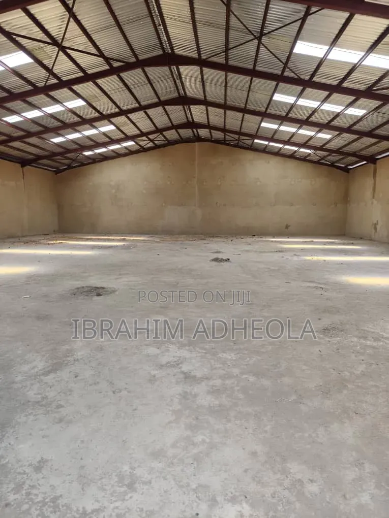 10,000ft2 
Rate: 3,500/SQFT Payable 2 or 3 Years in Advance. in Idimu