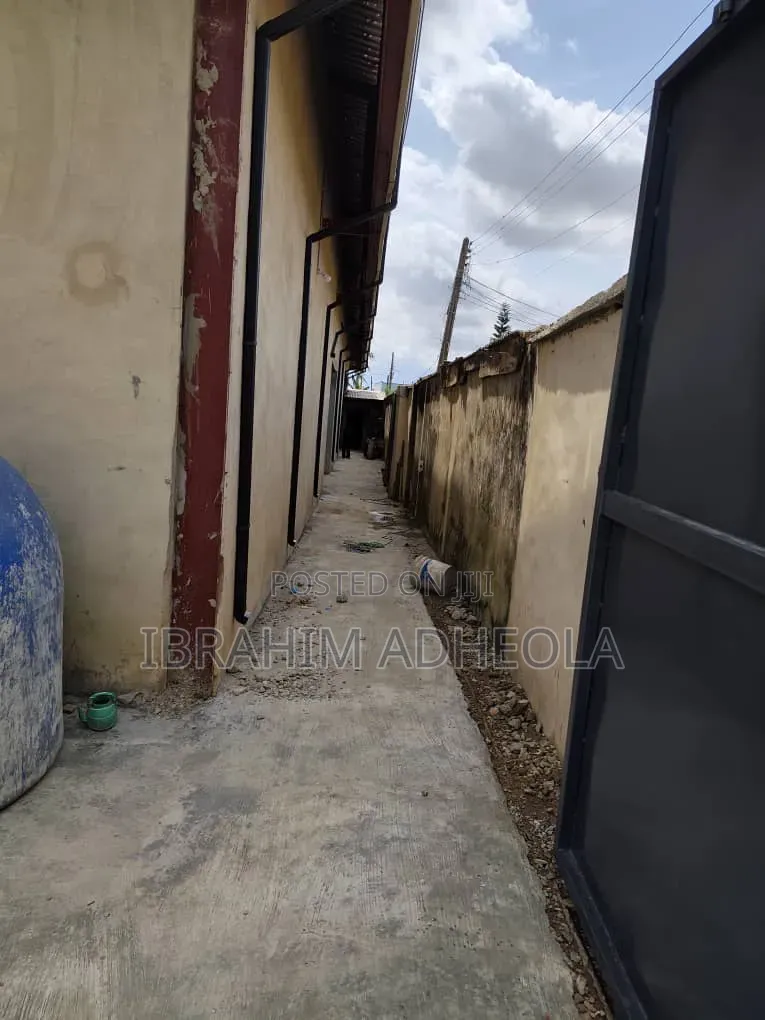 10,000ft2 
Rate: 3,500/SQFT Payable 2 or 3 Years in Advance. in Idimu