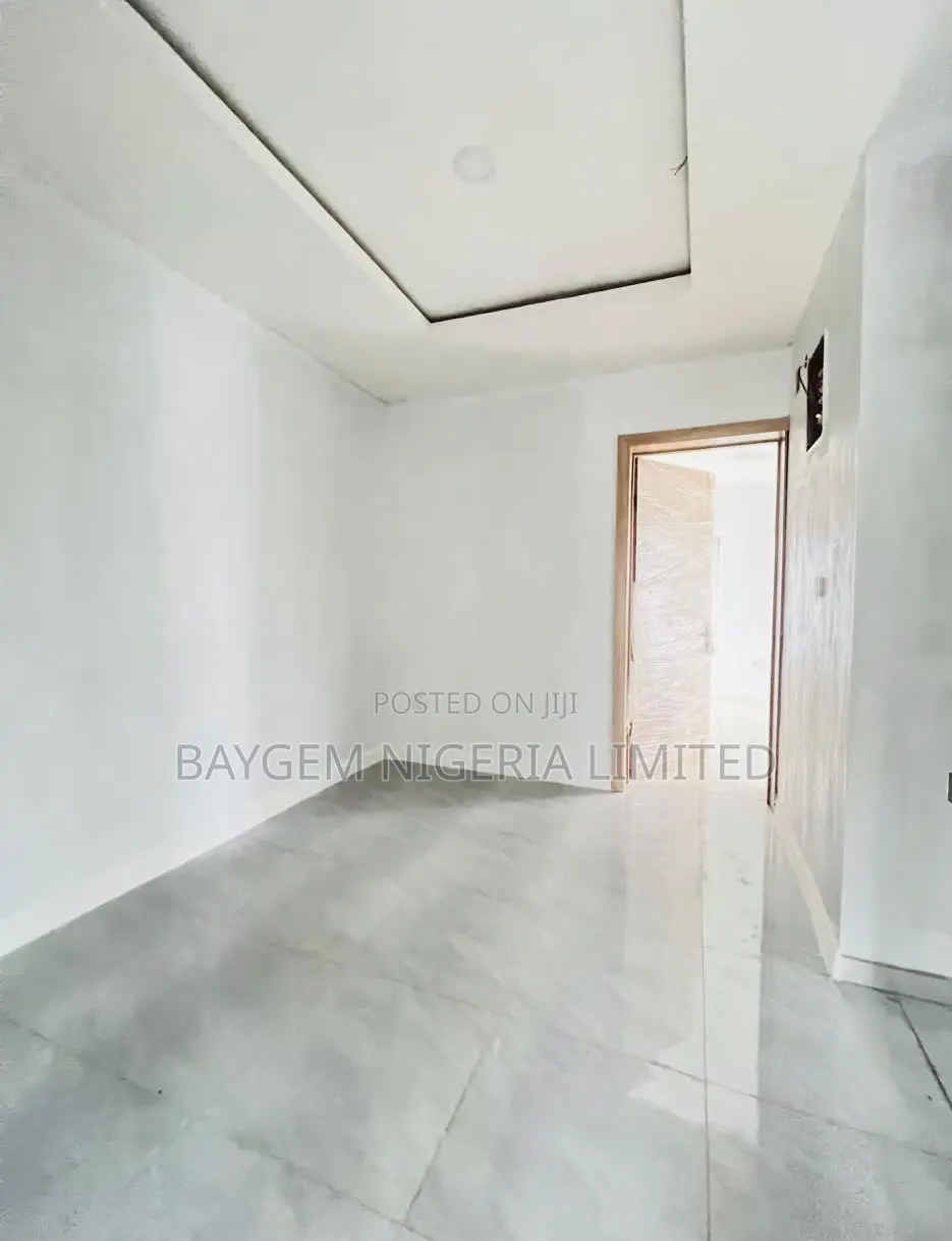 4bdrm Duplex in Mende for sale in Mende