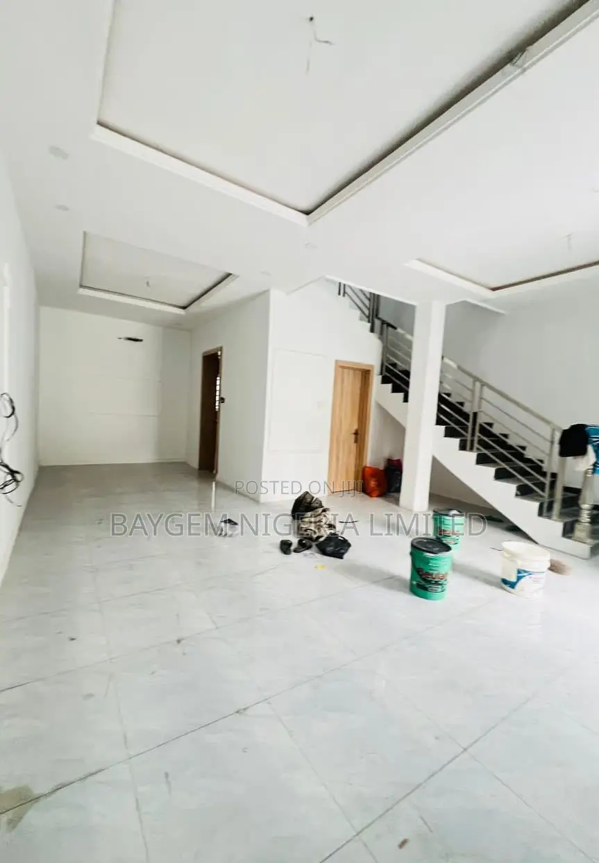 4bdrm Duplex in Mende for sale in Mende