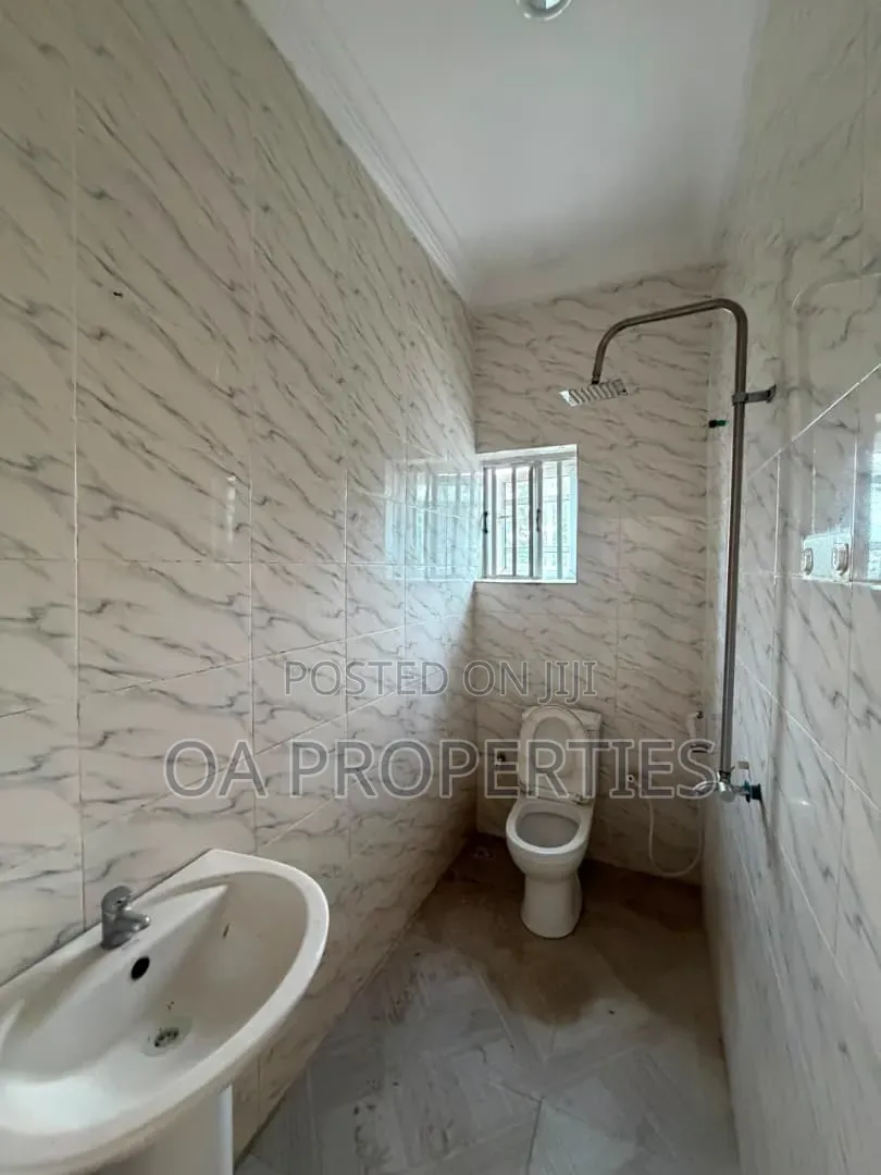 Furnished 6bdrm Room & Parlour in Ikolaba Gra, Ibadan for rent in Ibadan