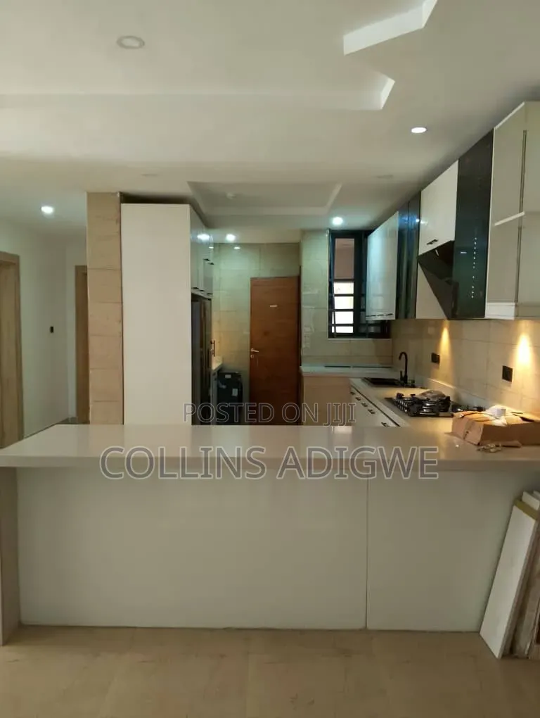 3bdrm Apartment in Vi, Adeola Odeku for sale in Adeola Odeku