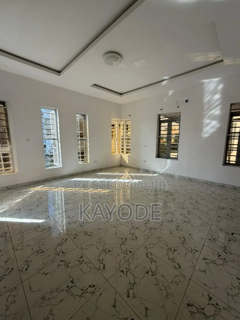 Studio Apartment in Chevron for rent in Chevron