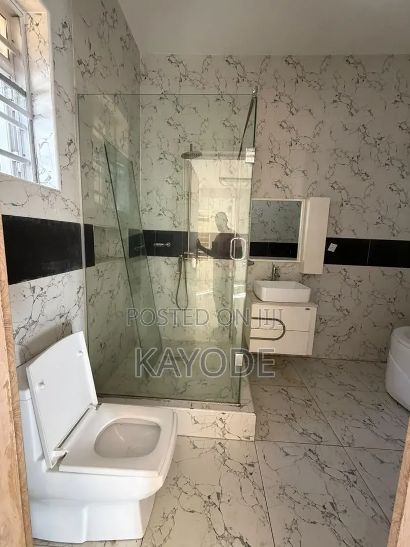 Studio Apartment in Chevron for rent in Chevron