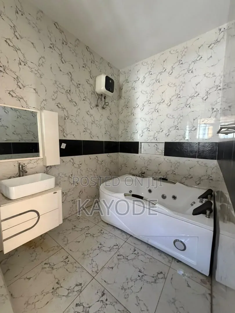 Studio Apartment in Chevron for rent in Chevron