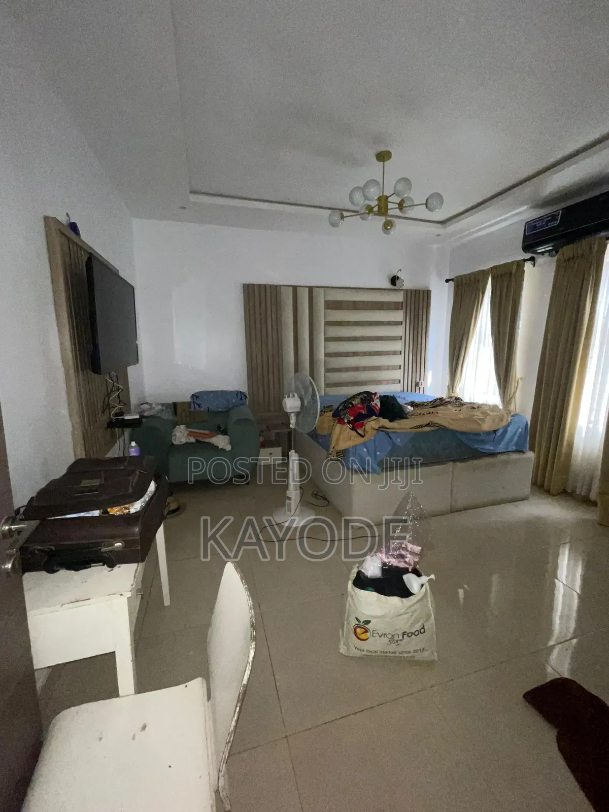Mini Flat in Chevron for rent in Chevron