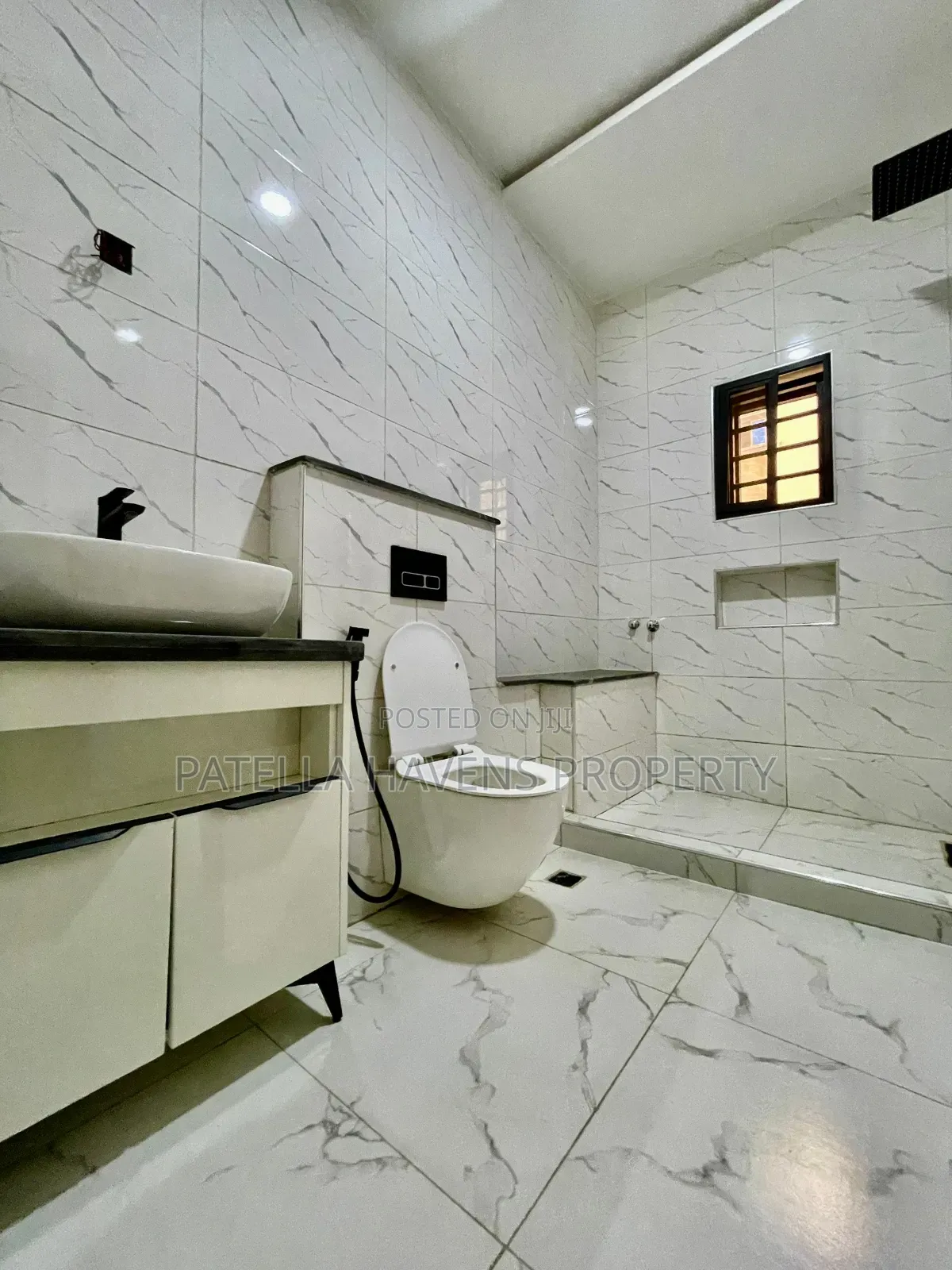 4bdrm Duplex in Jahi for sale in Jahi