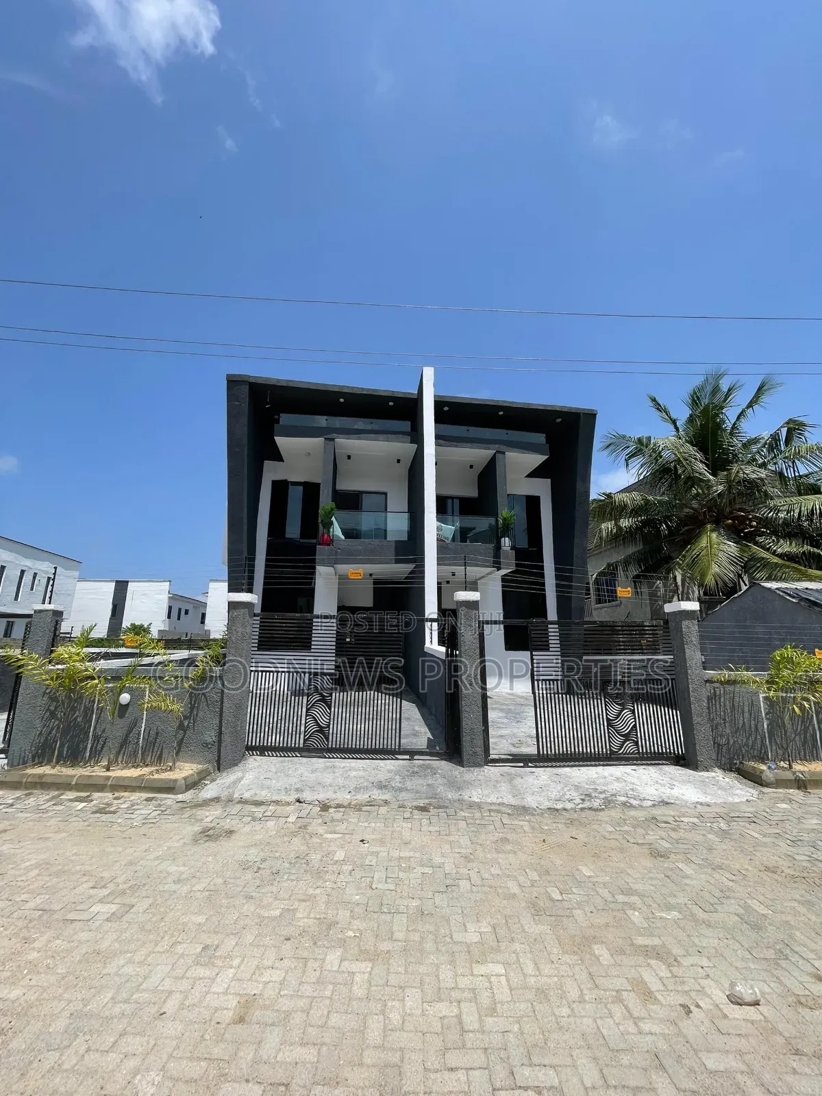 3bdrm Duplex in Ikota Lagos for sale in Ikota