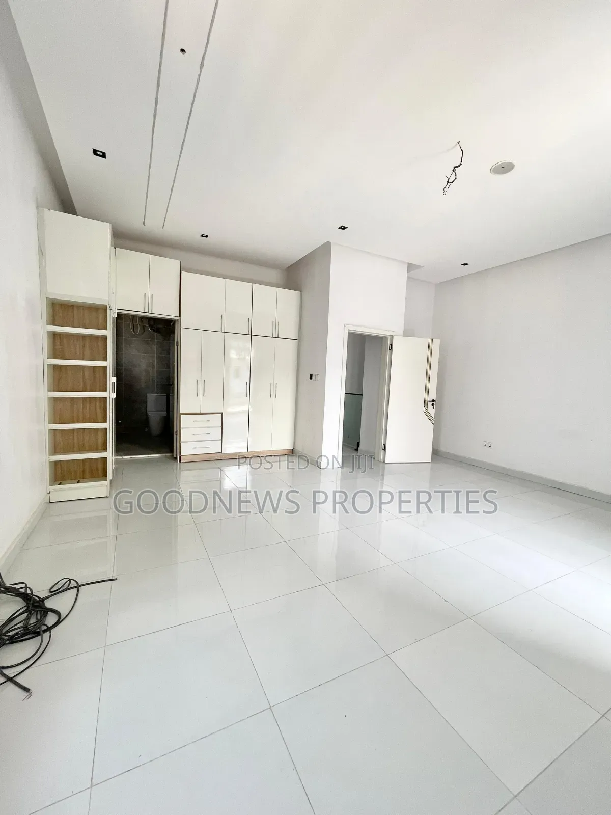3bdrm Duplex in Ikota Lagos for sale in Ikota