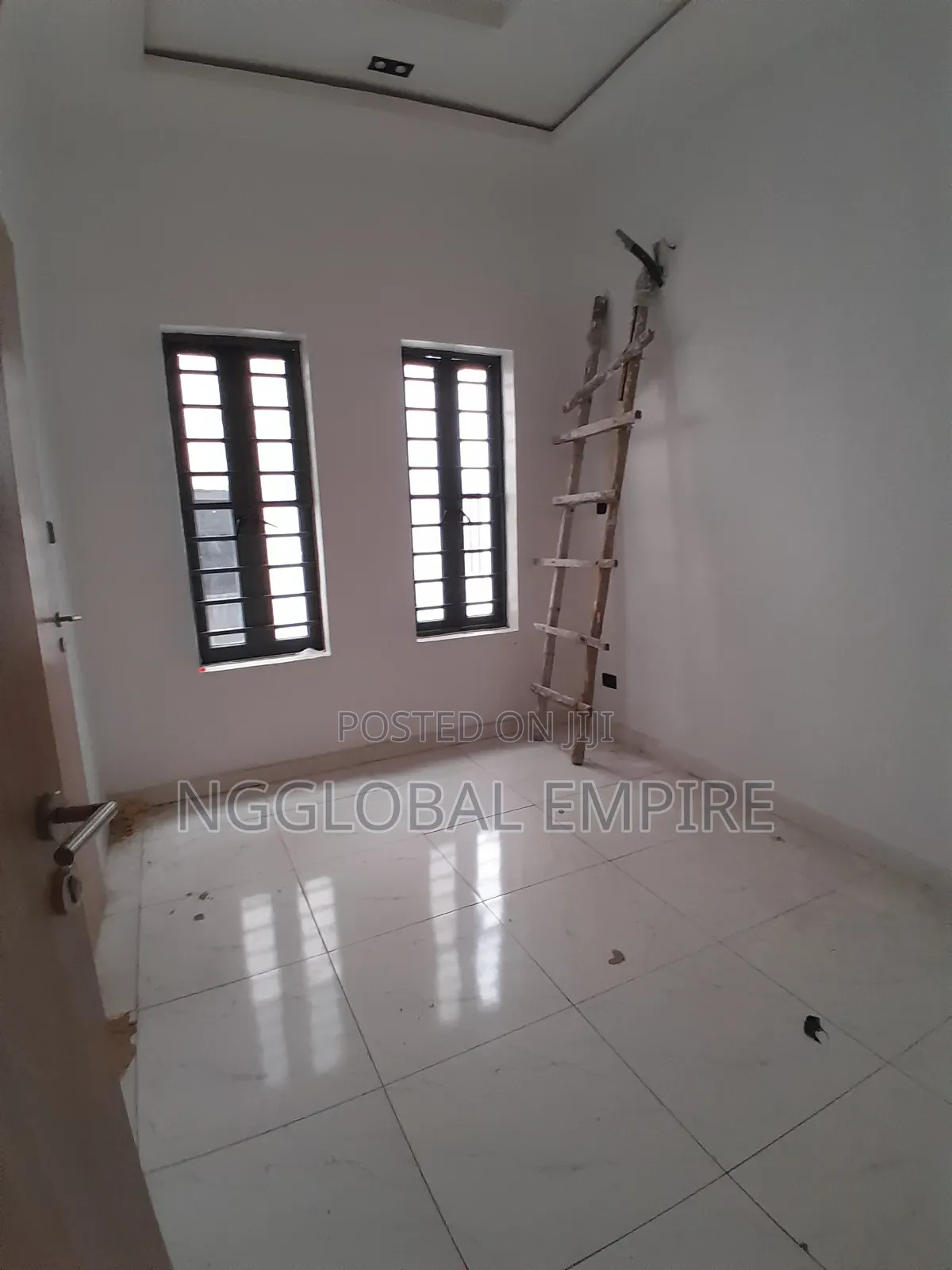 4bdrm Duplex in Royal Pine Estate, Chevron for rent in Chevron