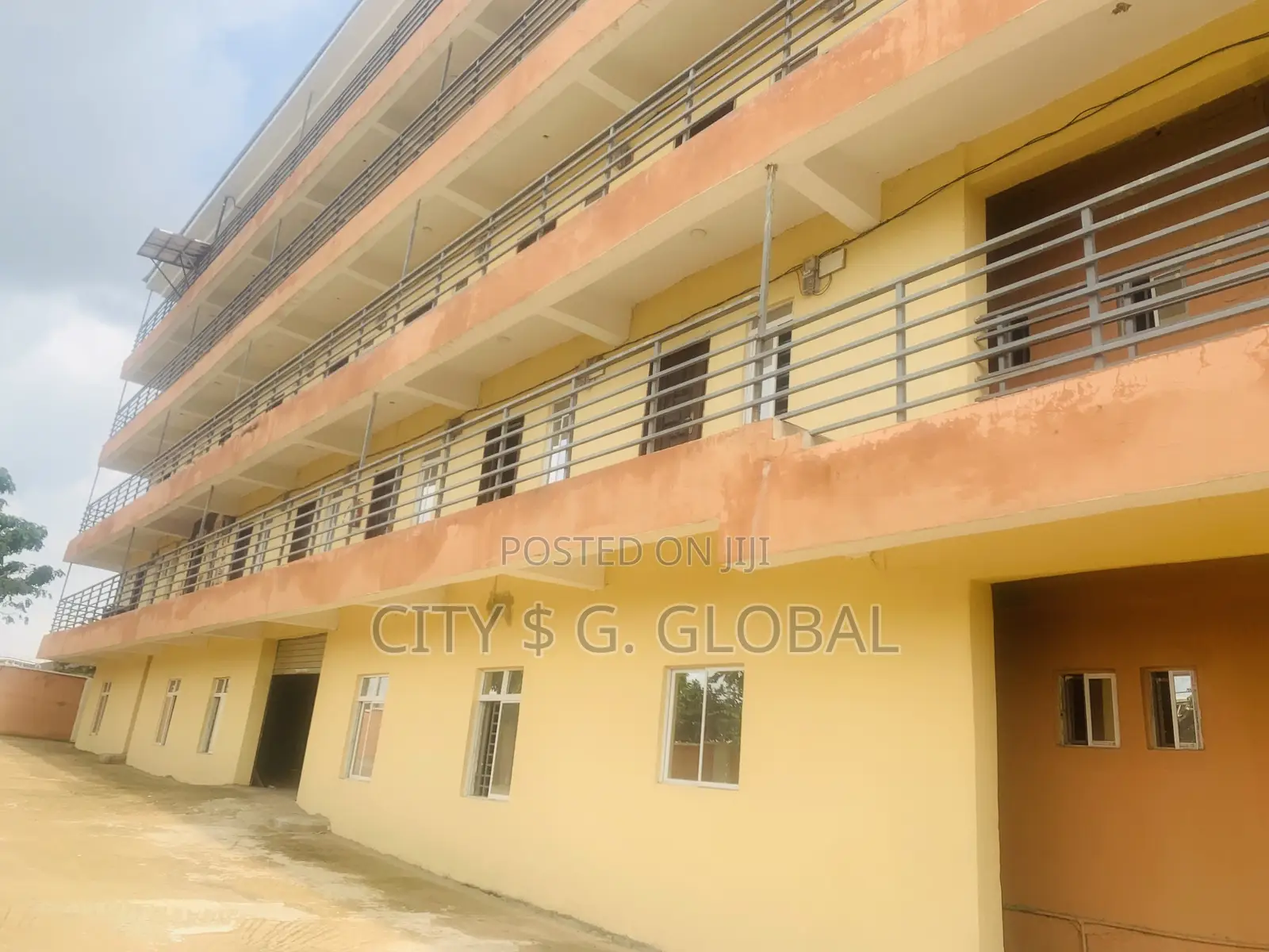 Warehouse in Gudu. Ground Floor in Gudu